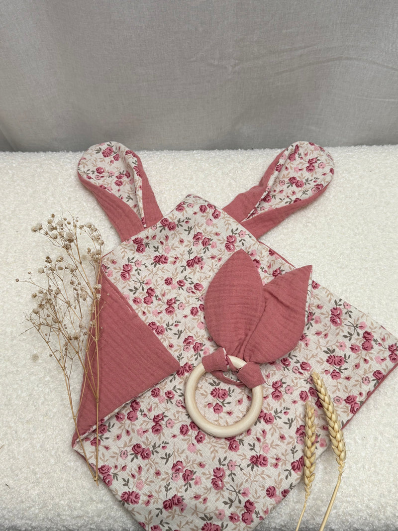 Coffret doudou et son hochet Rose