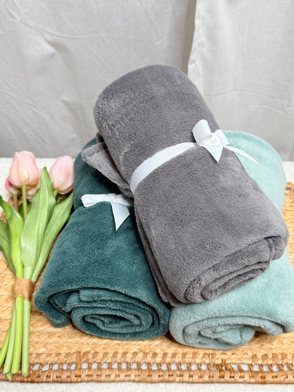 Plaid Brodé Gris